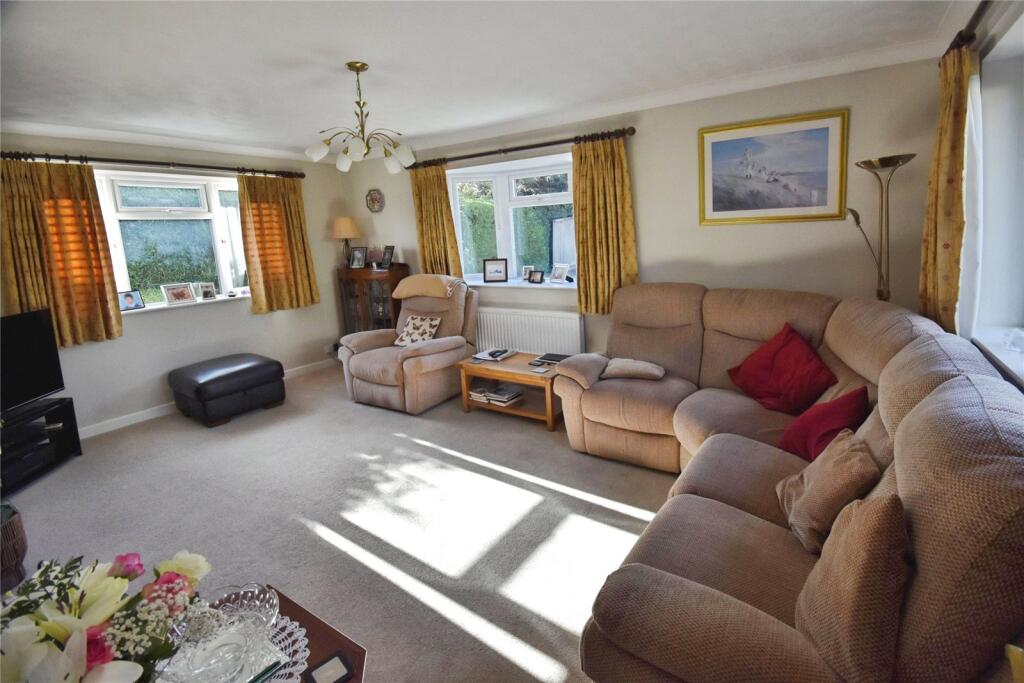 Aldermaston Road, Pamber End, Tadley, RG26 photo 2