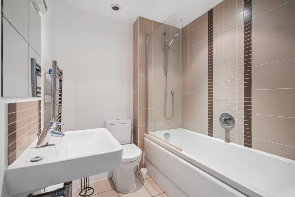 Apartment in Slough - View 5