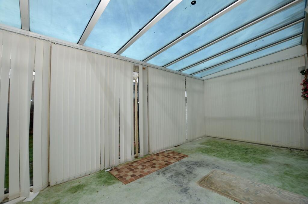 3 Bedroom bungalow on Reffley - Great opportunity photo 4