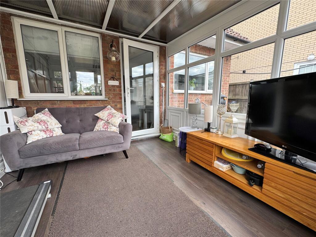 Point Clear Road, St. Osyth, Clacton-on-Sea photo 3