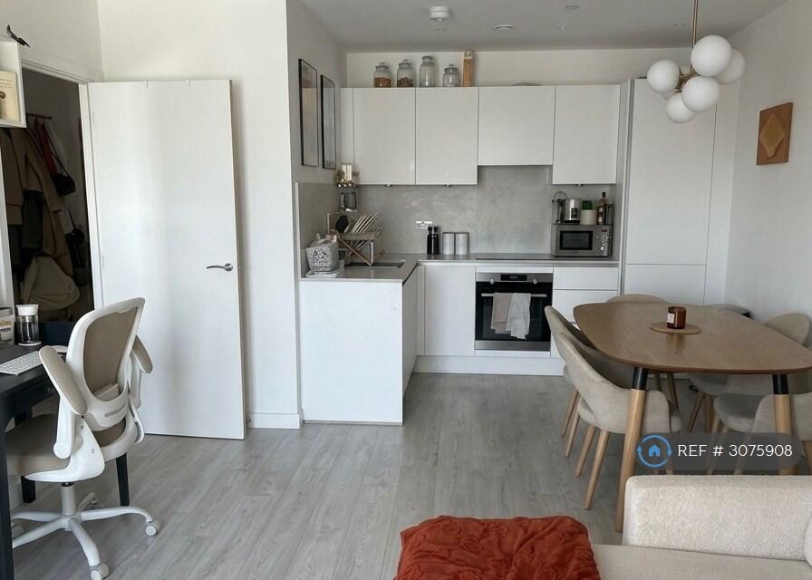 Apartment in London - View 2