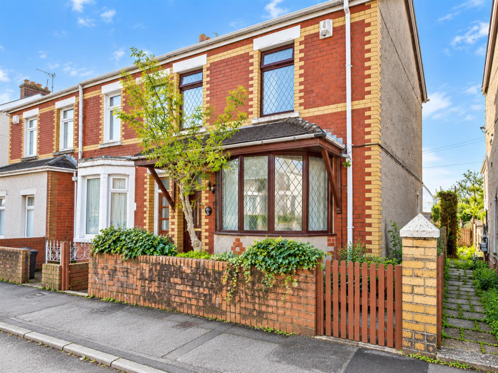House in Bridgend, Kenfig Hill