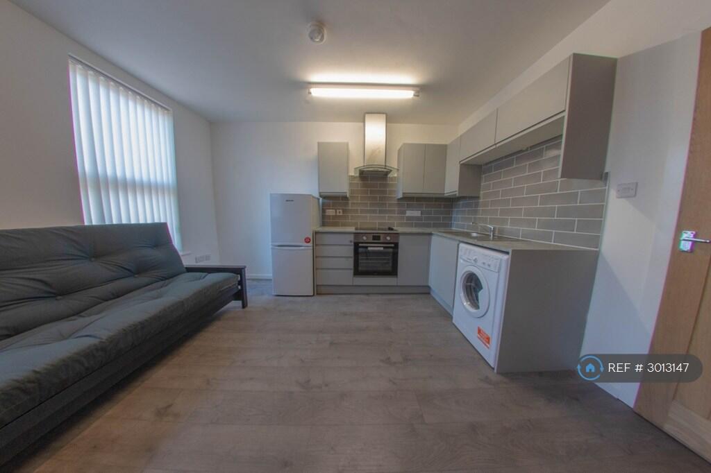 Apartment in Leeds - View 3