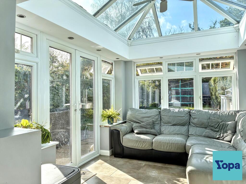 Bellhouse Road, Leigh-on-sea, SS9 photo 3