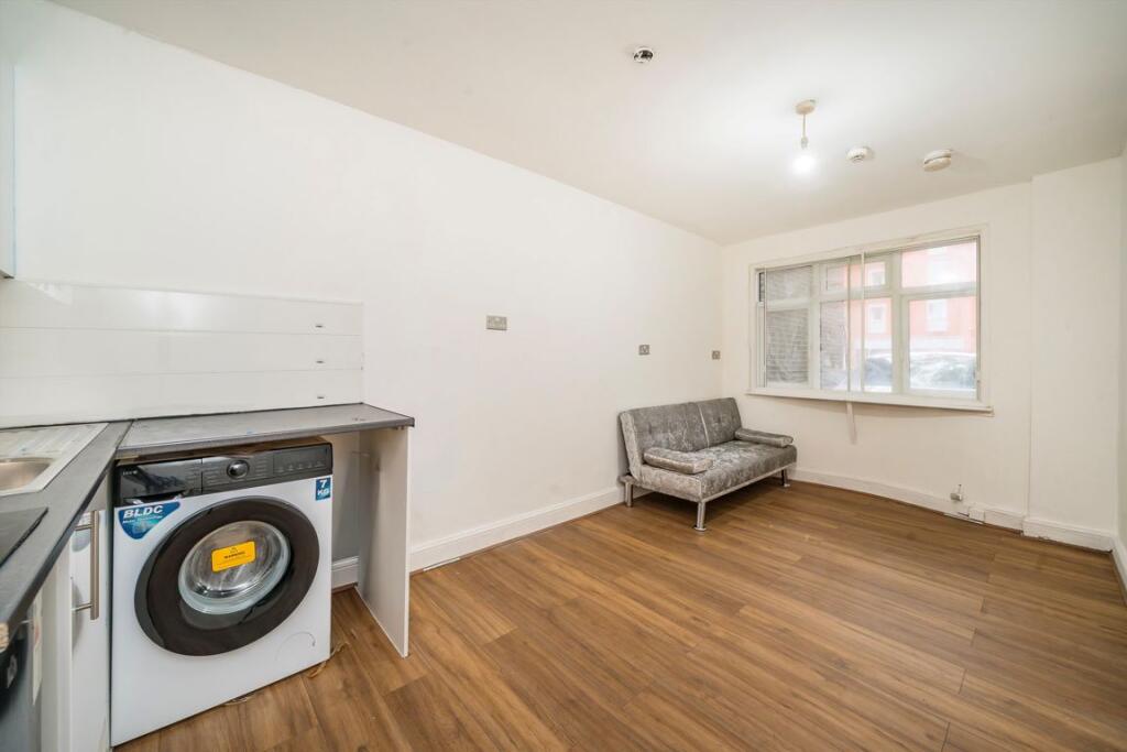 Apartment in London - View 2