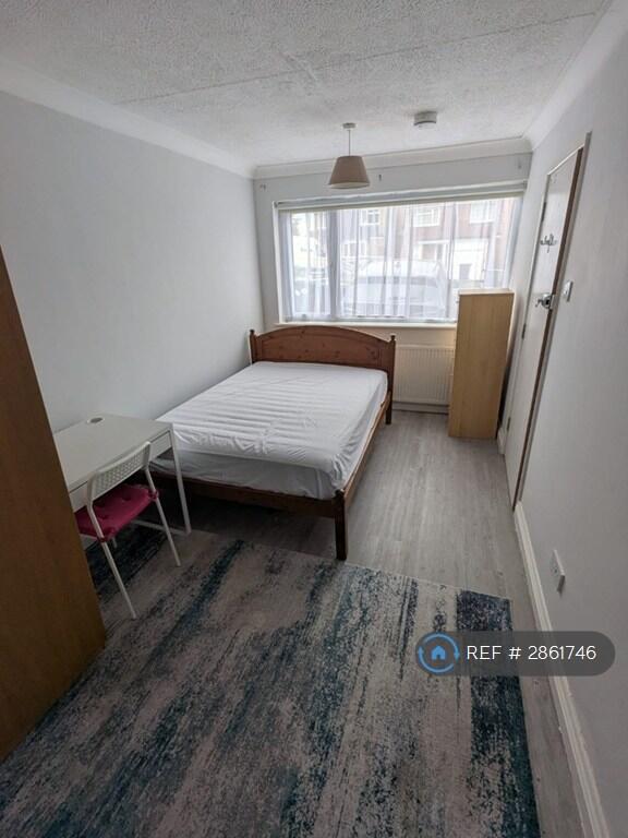 Main image of property: Berkeley Close, Potters Bar, EN6