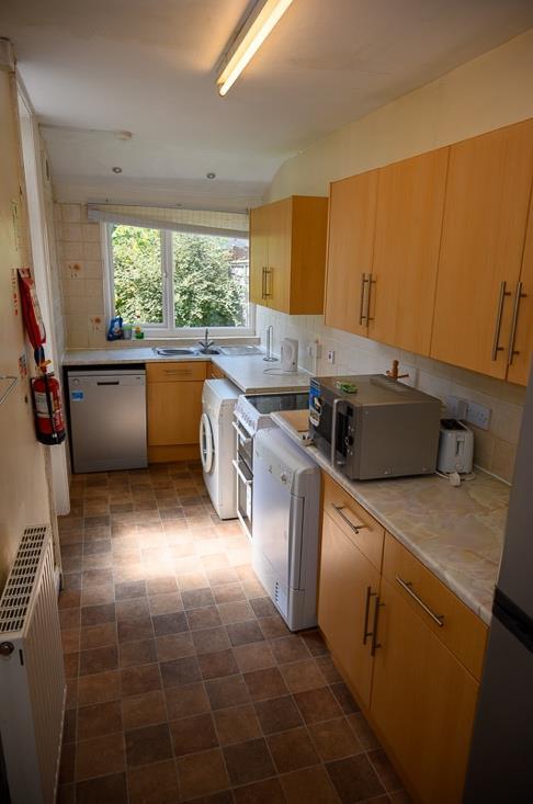 6 bedroom terraced house for rent