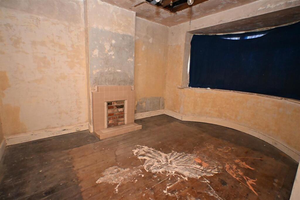 House in Basingstoke and Deane, Old Basing and Lychpit - More