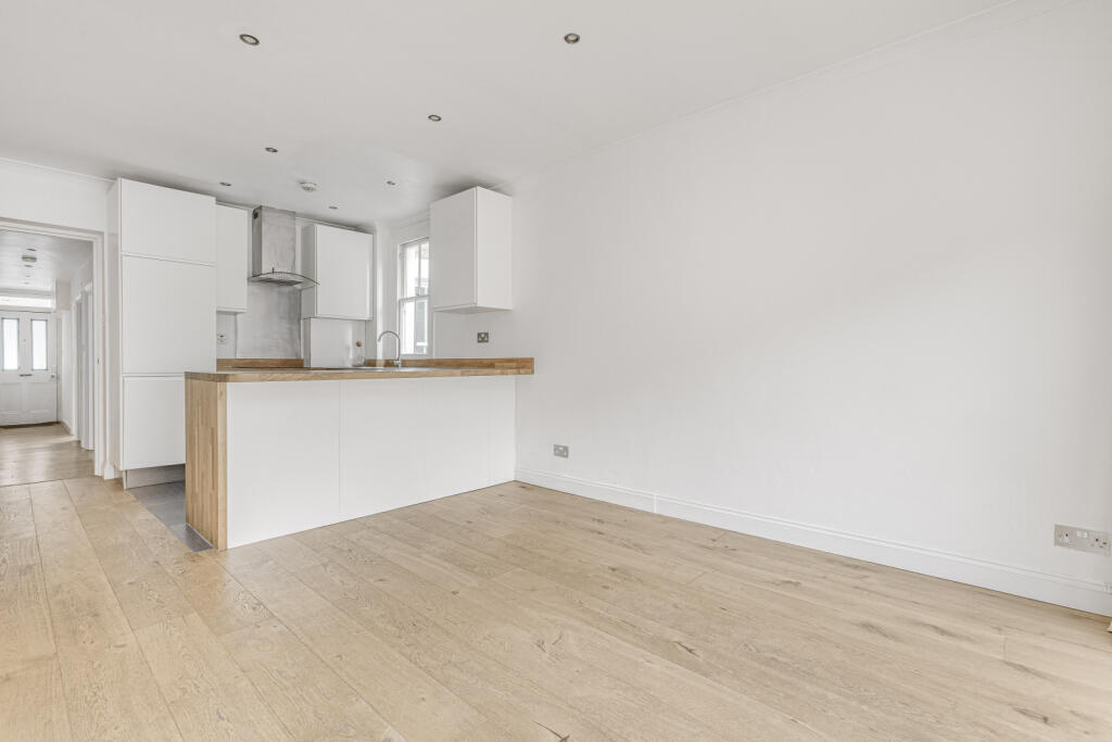 Apartment in London - View 5