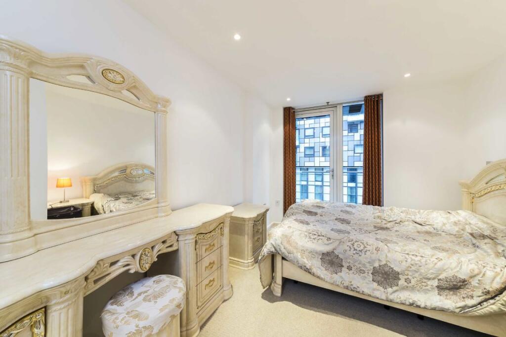 Apartment in London - View 5