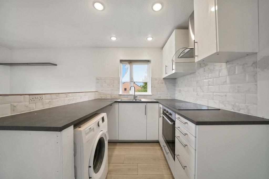 Apartment in London, Addiscombe - View 3