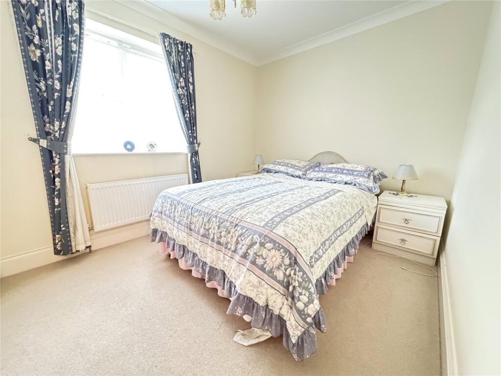Apartment in New Forest, New Milton - View 5