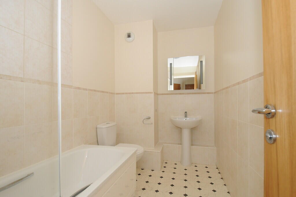 Apartment in Plymouth - More