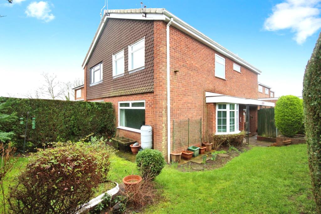 Main image of property: Eborall Close, Warwick