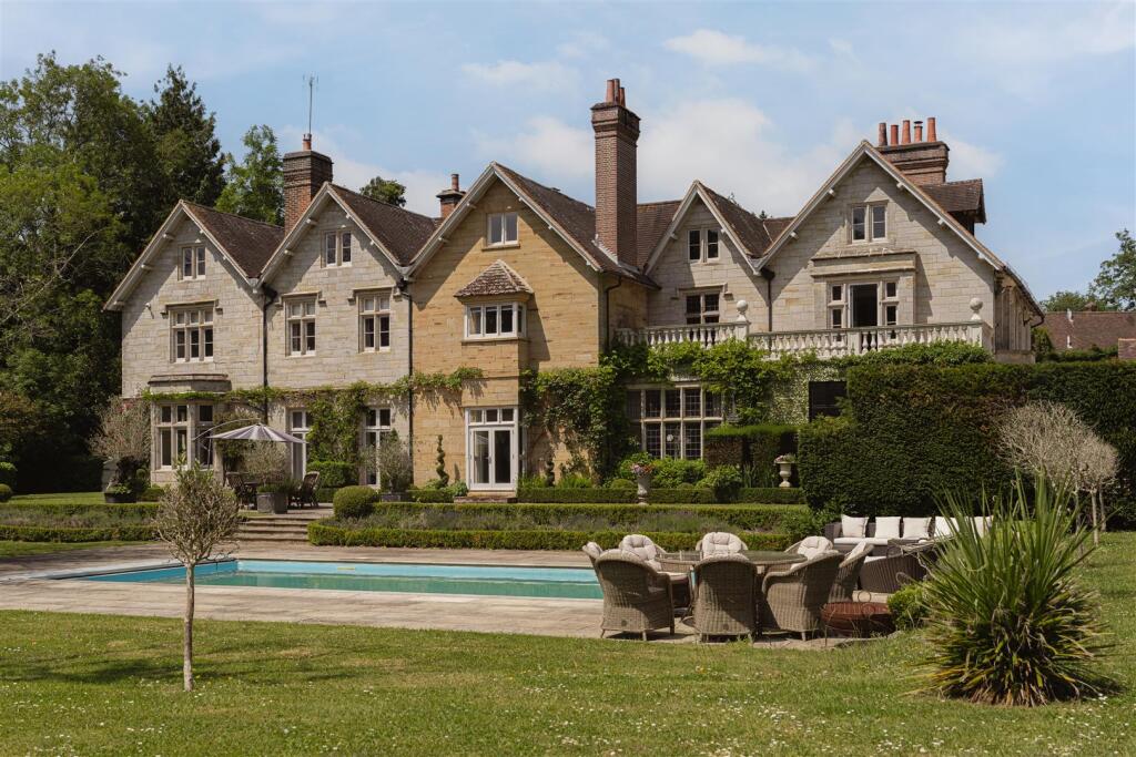 House in Mid Sussex, Colwood Manor, Bolney - More