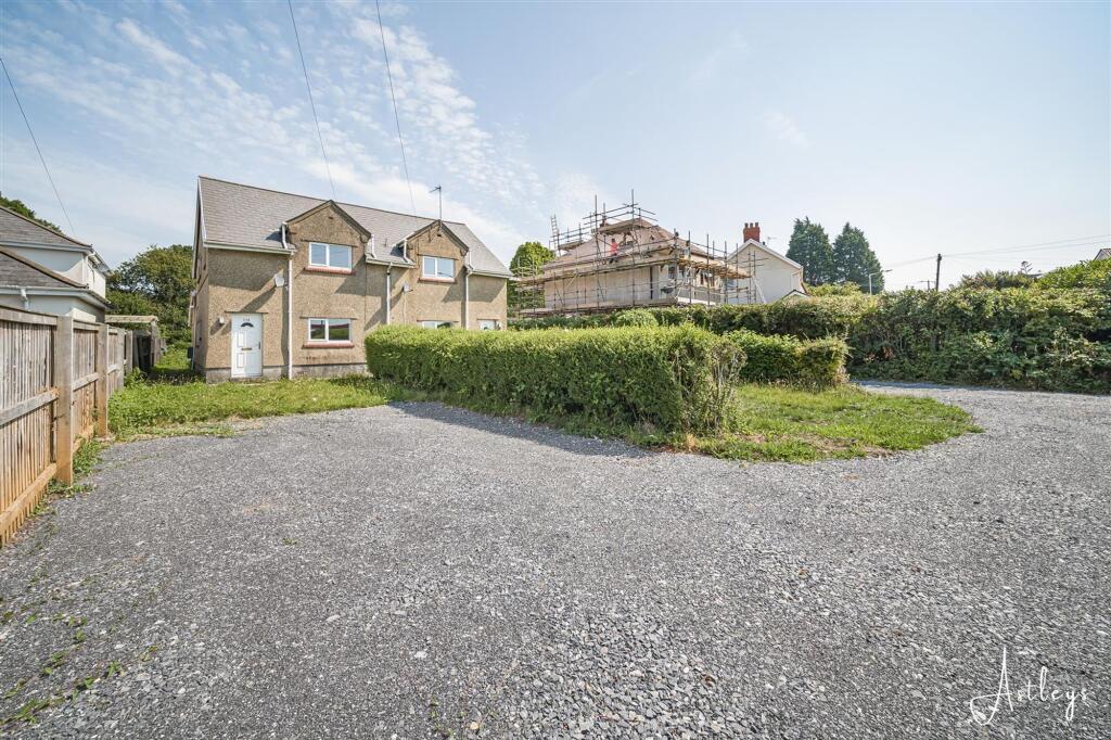 2-bed house on Dunvant Road, Dunvant, SA2, £200,000