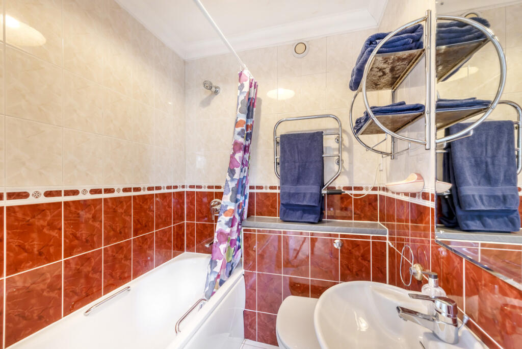 Apartment in London - More