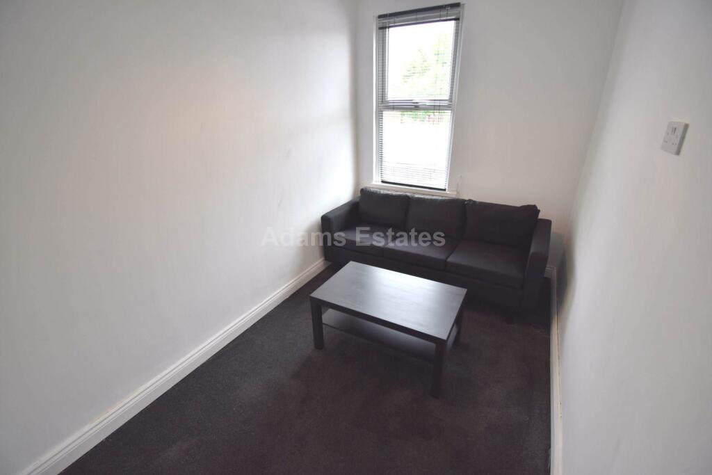 Apartment in Reading - View 3