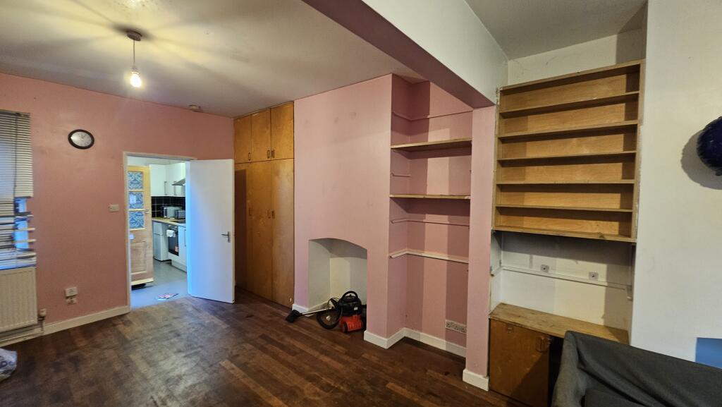 House in London - View 5
