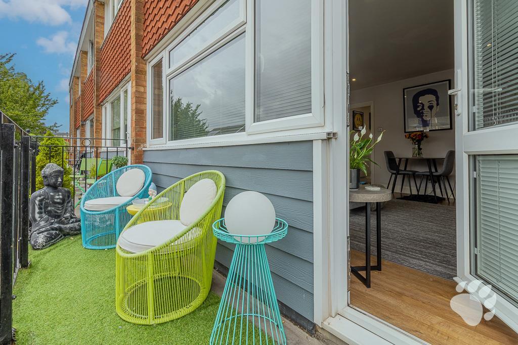 Apartment in Romford - View 5