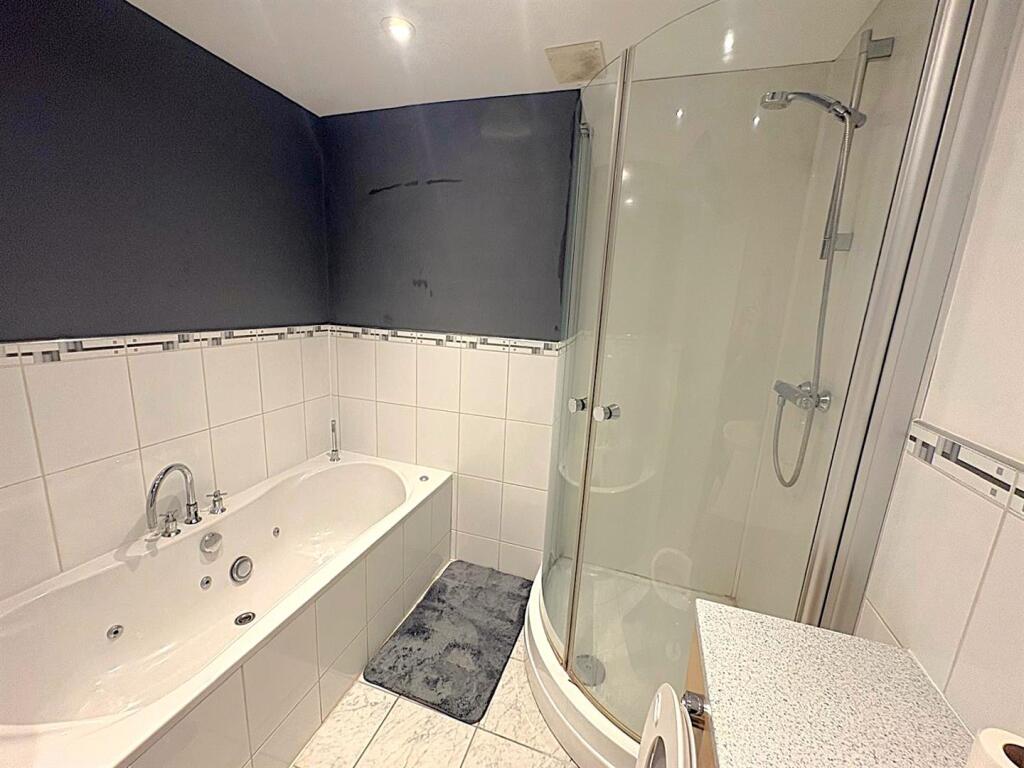 Apartment in Northampton, North Northamptonshire - More