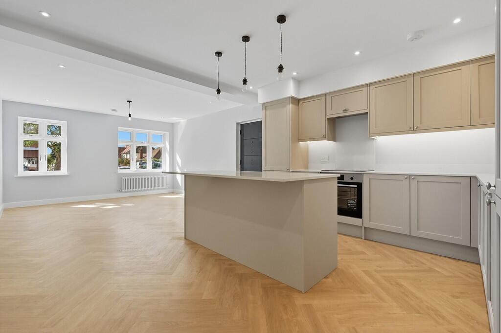 Main image of property: Flat 1, River Court, London Road, Leigh-On-Sea, Essex, SS9