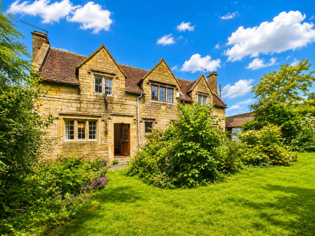 Main image of property: The Hollies, Manor Lane, Bredons Norton, Tewkesbury