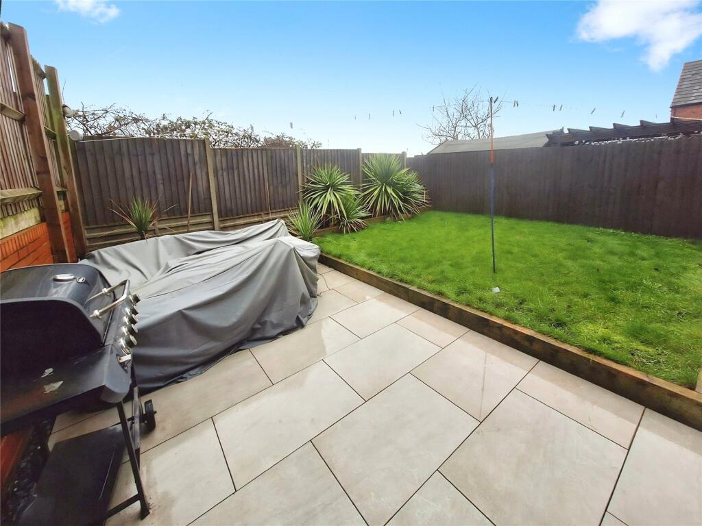 Navigation Close, Nuneaton, Warwickshire, CV10 photo 4