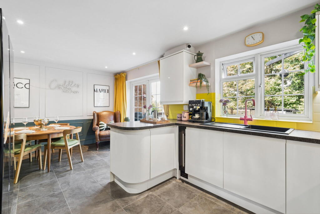 House in Watford - View 3