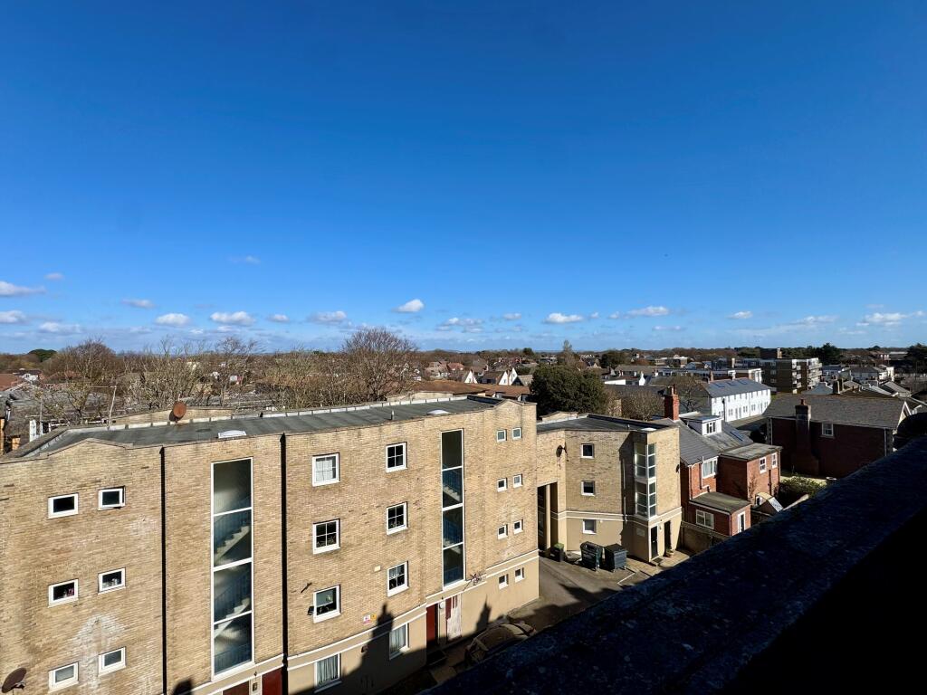 Apartment in Portsmouth - More