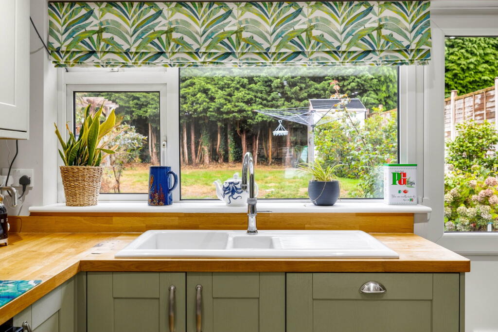 House in Tandridge, Dormansland - View 5