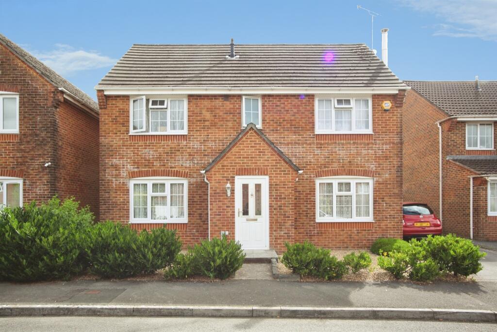 Main image of property: Clos Nanteos, Pontprennau, Cardiff