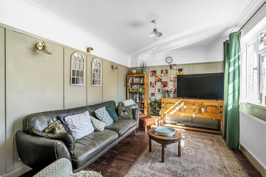 House in Redhill - View 4