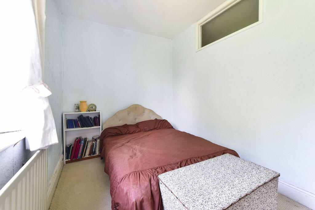 Greengate Road, Sheffield, S13 - More