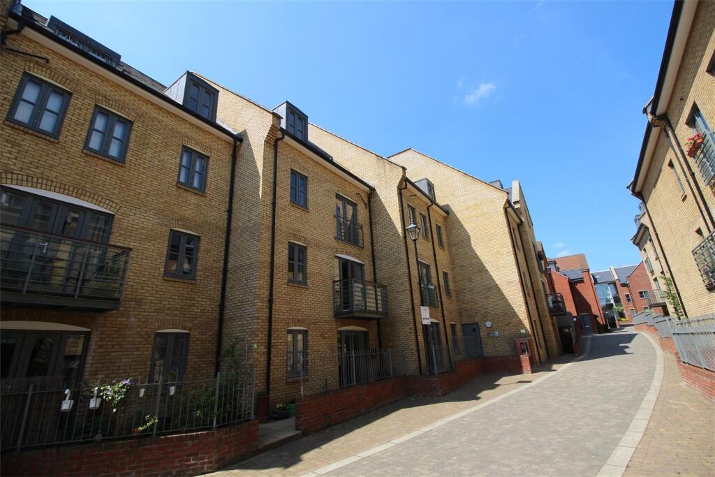 Main image of property: Coopers Yard, Paynes Park, Hitchin