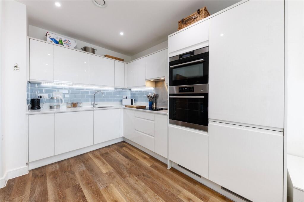 Osiers Road, London, SW18 photo 3
