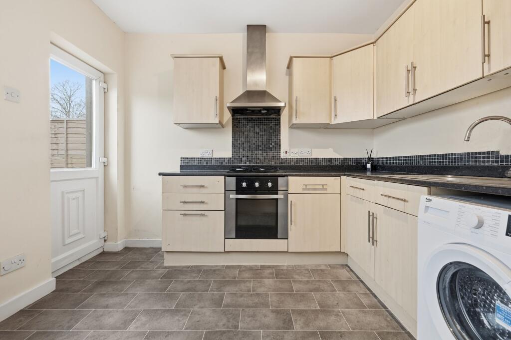Apartment in London, Temple Mills, Leytonstone - View 2