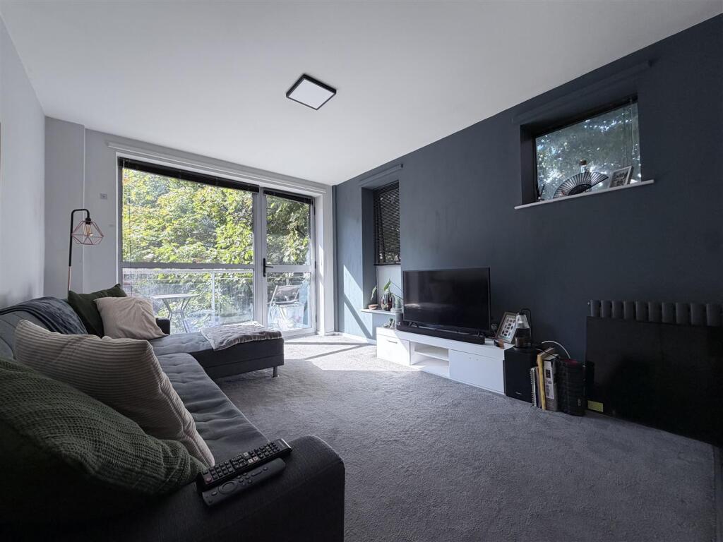 Apartment in Leeds - More