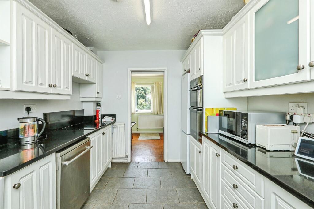 Darfield Close, Rossington, DONCASTER - View 4