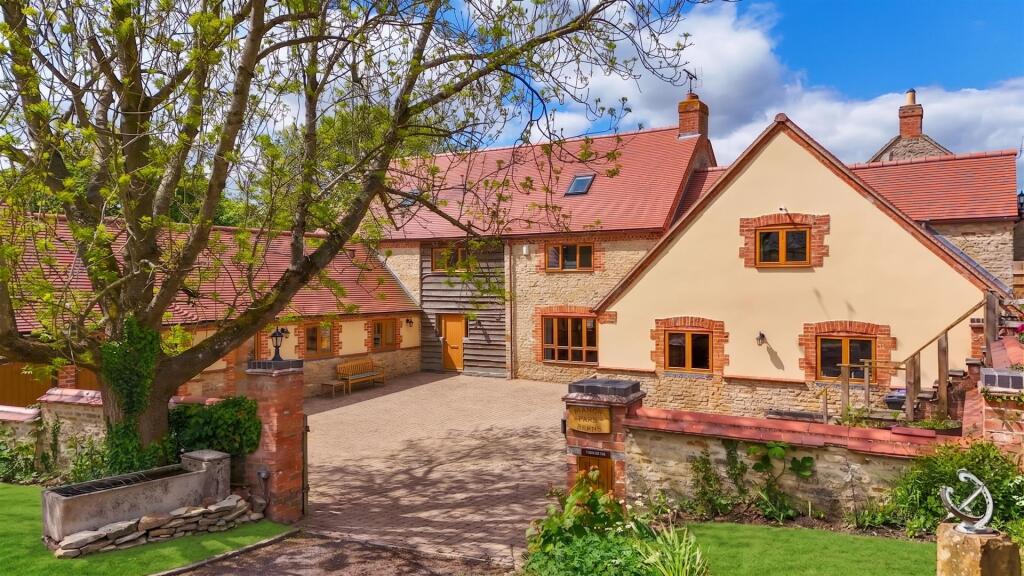 Main image of property: Roade Hill, Ashton, Northampton