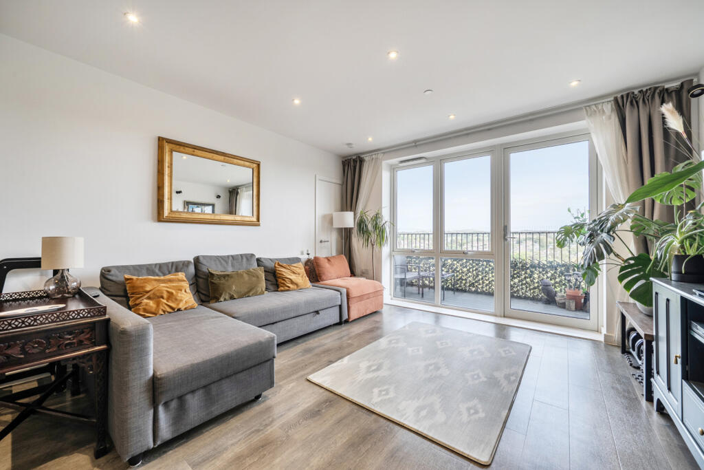 Apartment in Watford - View 3