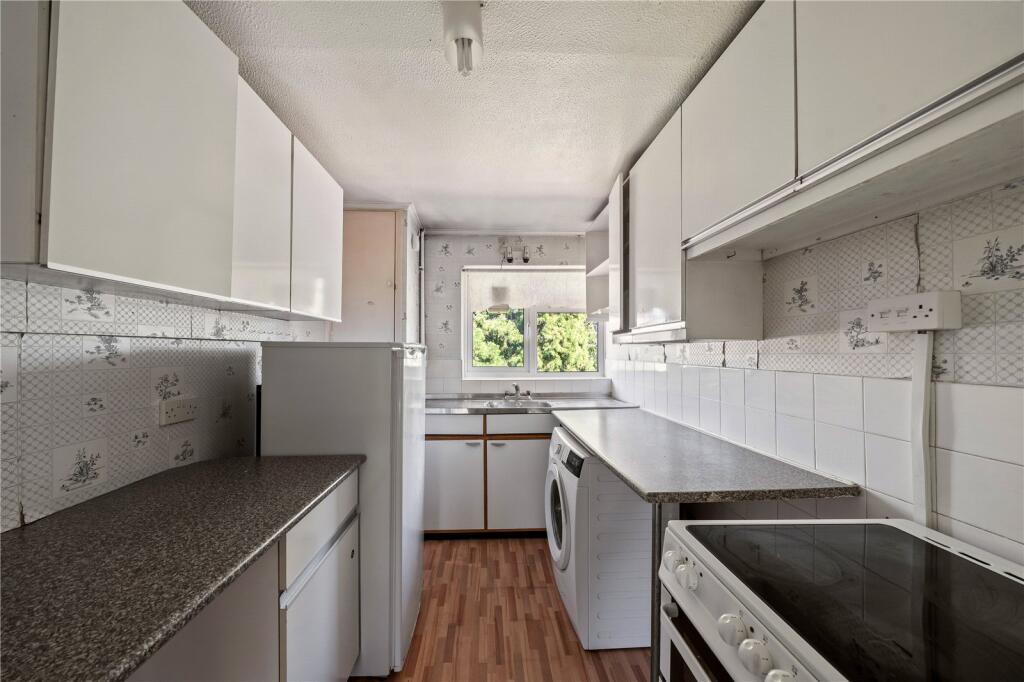 Apartment in Sutton - View 4