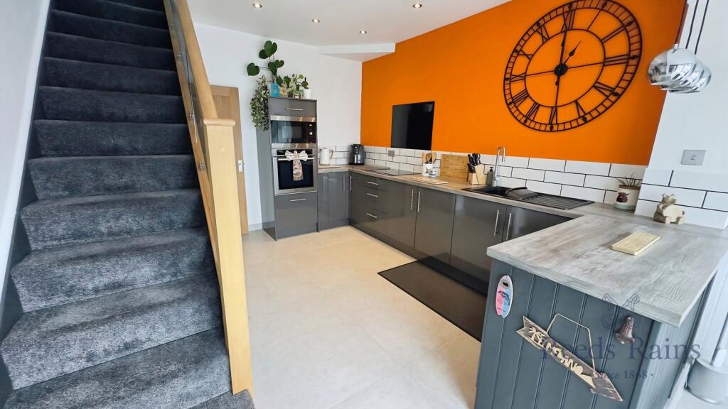 House in Stoke-on-Trent - More