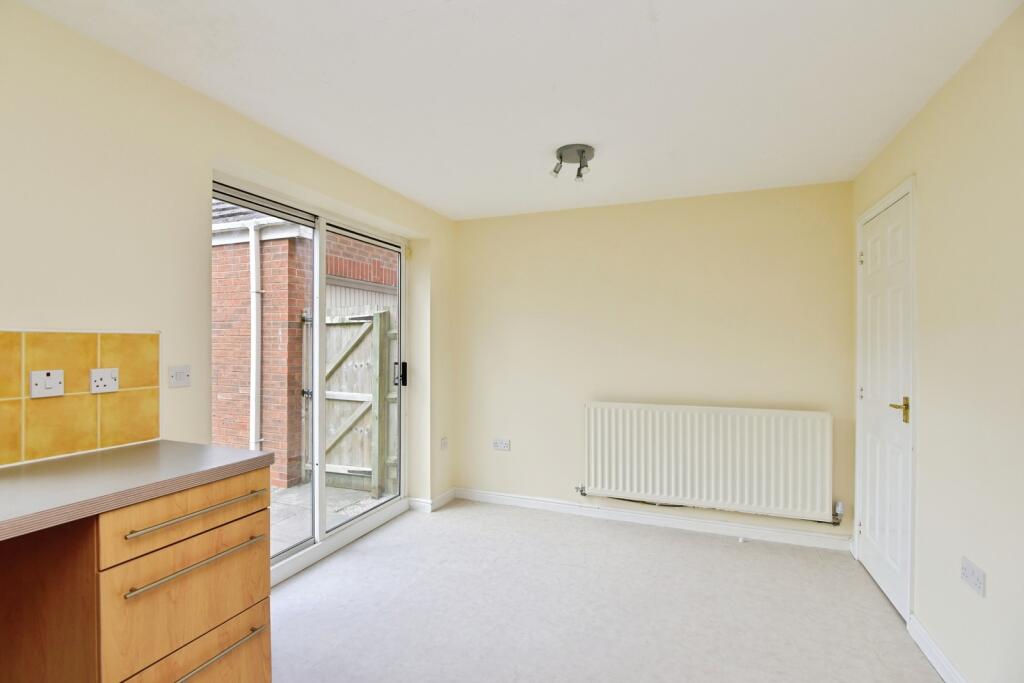 House in Stoke-on-Trent - More