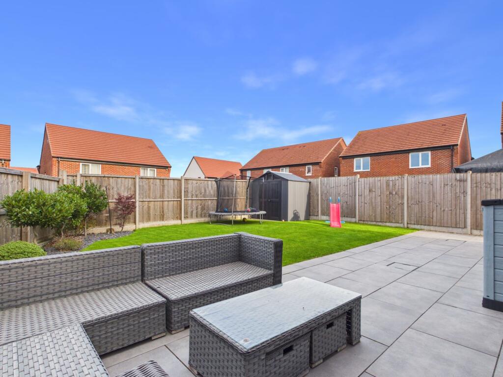 Feld Lane, Holmewood, S42 photo 4