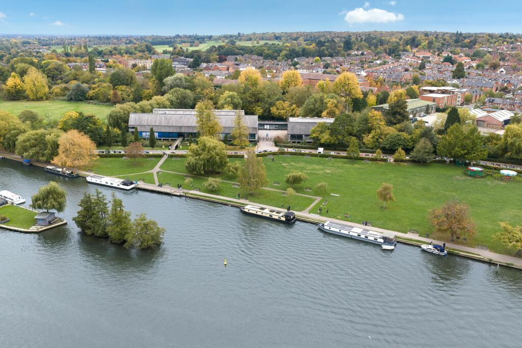 IW171025DL015 SKY_brighter river.jpg