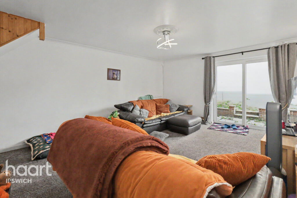 Merrion Close, Ipswich photo 3