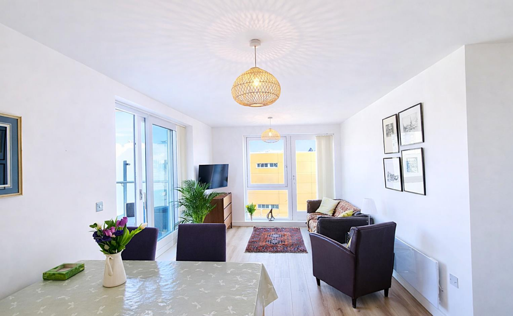 Apartment in Dacorum, Hertfordshire - View 3