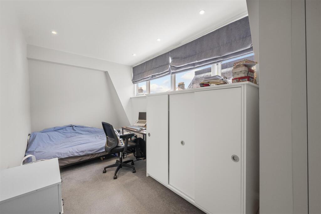 Apartment in London - View 5