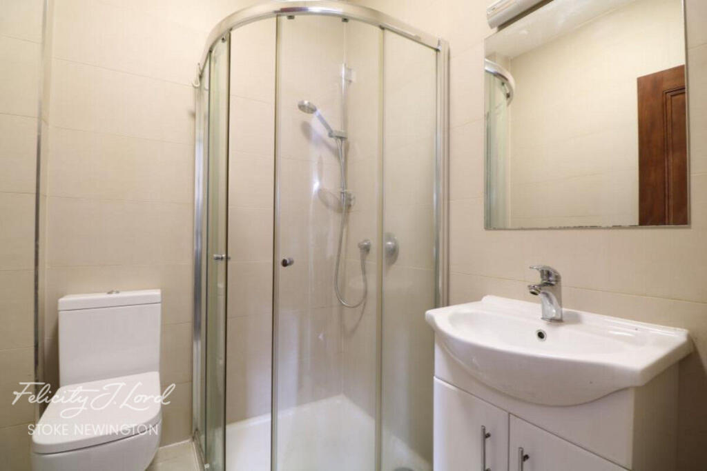 Main image of property: 8 High Road, Stamford hill